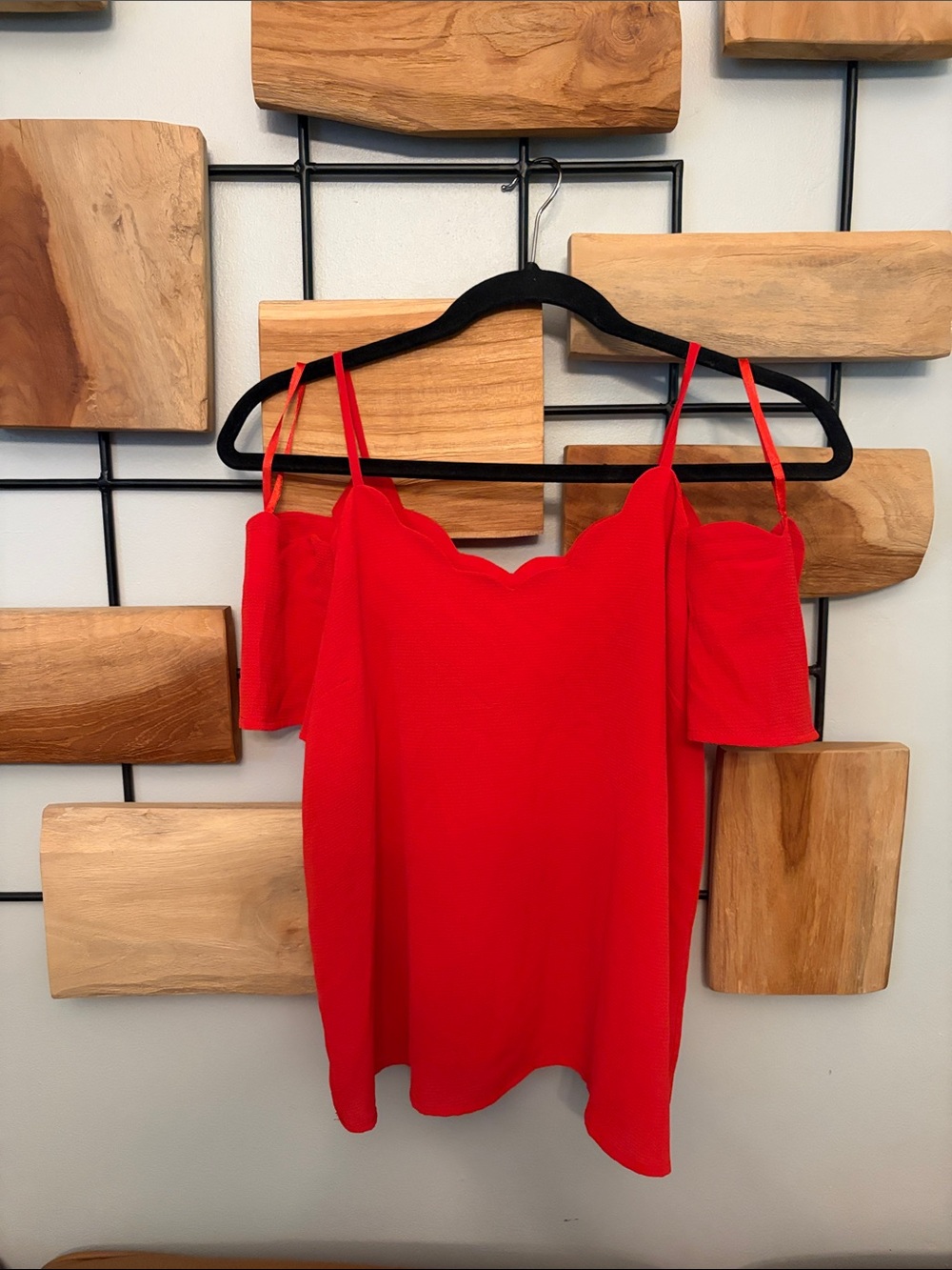 Women's Red Scallop Off-Shoulder Camisole